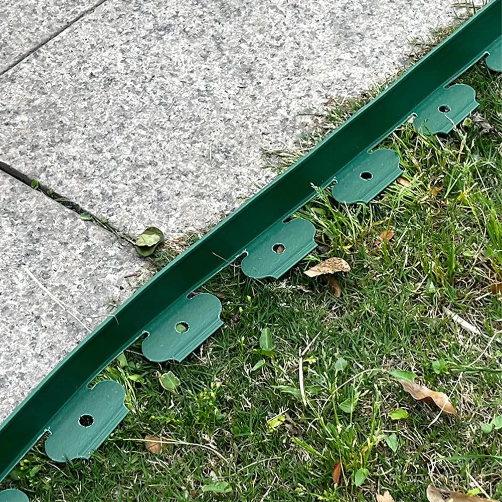 No-Dig L-Shaped Garden Edging with 30 Ground Pegs